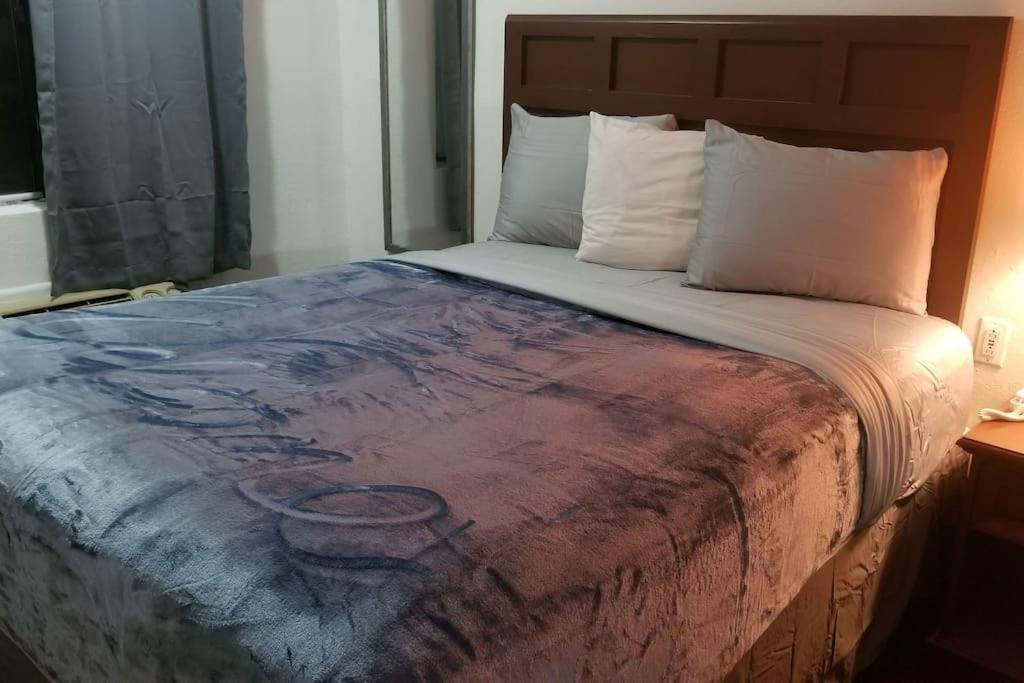 Osu King Bed Hotel Room 109 Wi-Fi Booking Stillwater Buitenkant foto